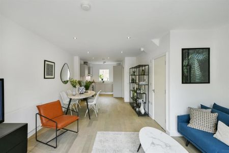 Room in a Shared House, Bellingham Road, SE6 - Photo 4