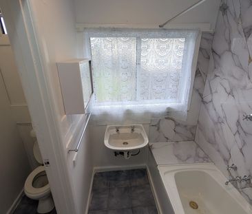 THIS HOUSE IS JUST RIGHT - Photo 4