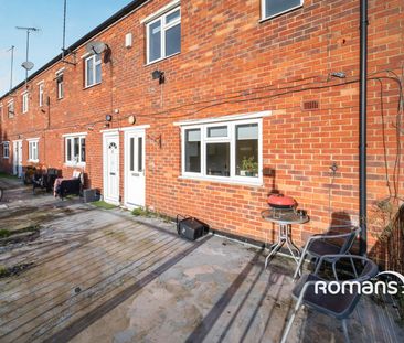 3 bedroom maisonette to rent - Photo 5