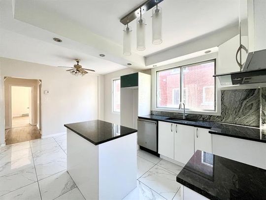 5045 Boul. Cavendish - Photo 1
