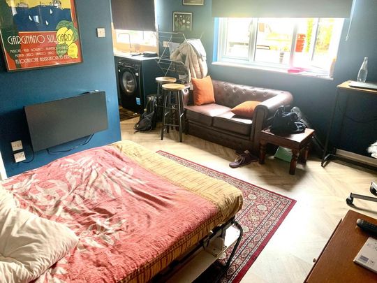 Studio to rent - Photo 1