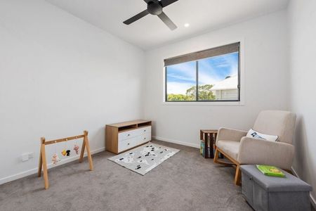 Luxurious freestanding three-bedroom home in prime suburb! - Photo 5