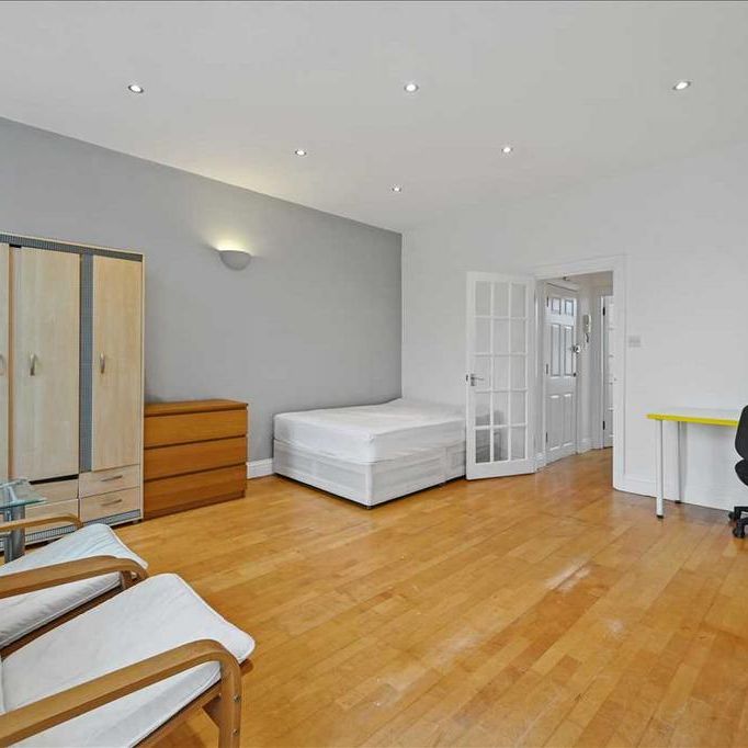 Studio to rent - Photo 1