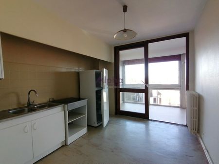 Appartement T2 rénové ASCENSEUR PARKING - Photo 3