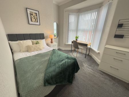 Connaught Road, Liverpool. - Photo 3