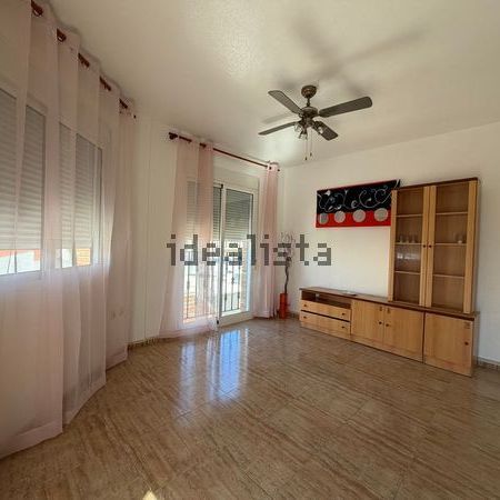 Alquiler de piso en Calle Méndez Núñez - Photo 1