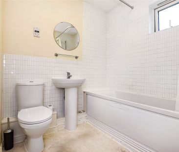 1 bedroom in Malcolm Place, Reading - Photo 5