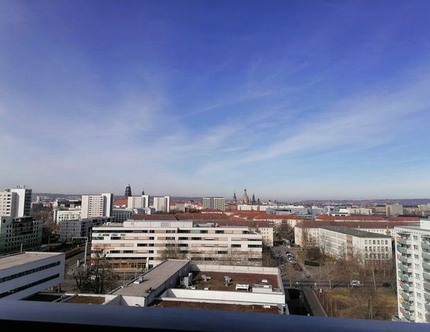 Exklusives Wohnerlebnis: tolle 3-Raum-Wohnung mit Balkon und toller Aussicht! - Photo 1