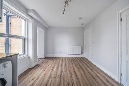 Studio to rent - Photo 2