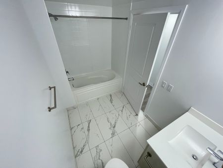 For Lease - 55 Smooth Rose Court Unit# 2410, Toronto, Ontario - Photo 3