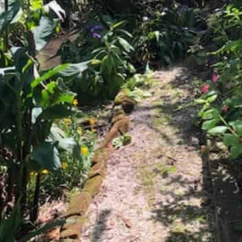 Lovely centrally located Villa. - Photo 4