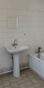 Location Appartement 2 pièces 62m² - Photo 4