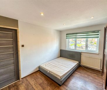 4 bedroom terraced house to rent - Photo 4