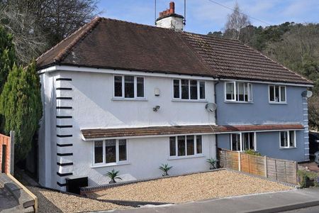 3 bedroom semi-detached house to rent - Photo 4