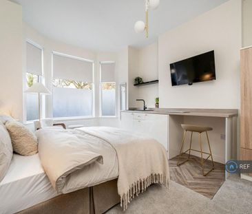 1 bedroom in a house share to rent - Photo 6