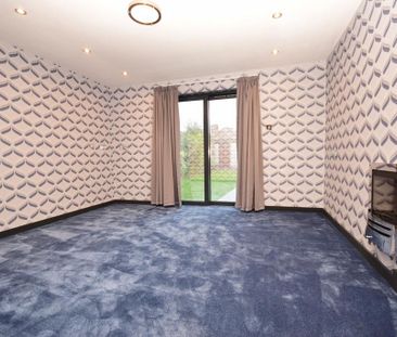 4 bedroom semi-detached house to rent - Photo 3