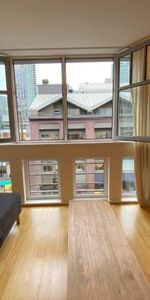 (DPMonline.ca) NYC-Inspired Yaletown Warehouse Conversion - Photo 3