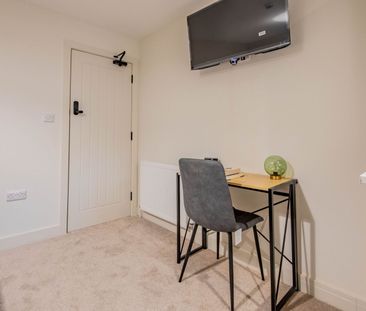 1 Bedroom - Photo 2