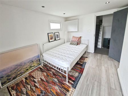 Elm Park, London, SW2 2TZ - Photo 5