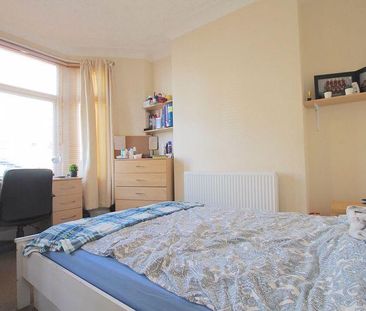 4 bedroom terraced house to rent - Photo 4