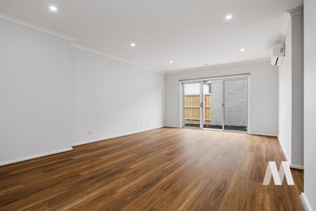 21 Petunia Cres, Armstrong Creek VIC 3217 - House For Rent | Domain - Photo 3