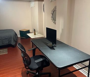 For Lease - 8 Sirius Crescent, Toronto, Ontario - Photo 4