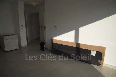 Location appartement 2 pièces 40 m² Toulon - Photo 2