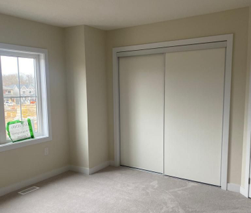 For Lease - 27 Wintergreen Crescent, Haldimand, Ontario - Photo 2