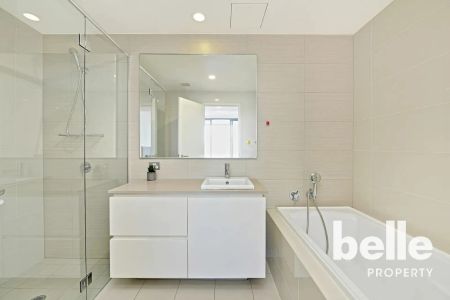 A Prize Giving Waterfront Two Bedrooms - Photo 3