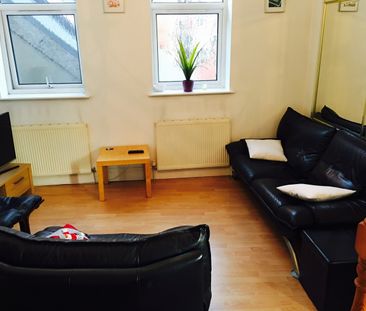 2 Bed Flat, London, N3 - Photo 1