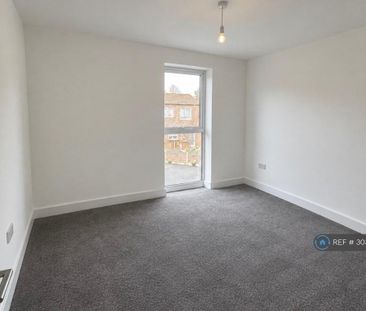 4 bedroom detached house to rent - Photo 4