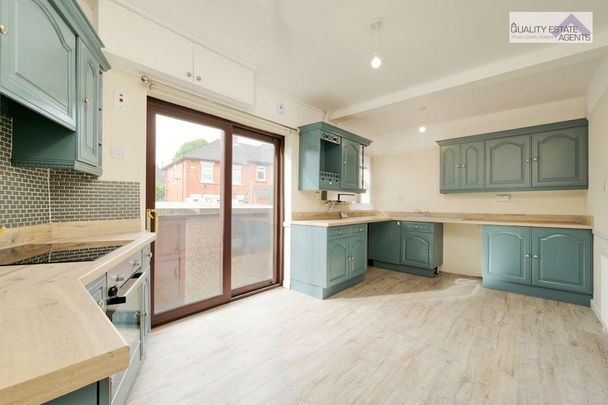 3 bedroom terraced house to rent - Photo 1