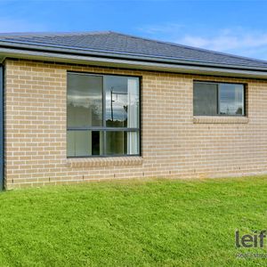 Charming 1 Bedroom Rental House in Edmondson Park - Your Serene Retreat Awaits! - Photo 2