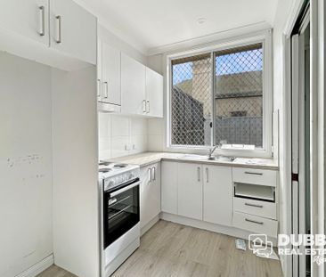 MODERN ONE BEDROOM UNIT IN DUBBO - Photo 2