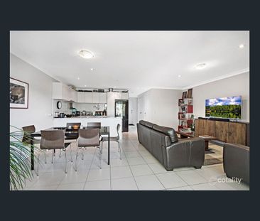 LARGE Townhouse - bring the whole family! - Photo 4