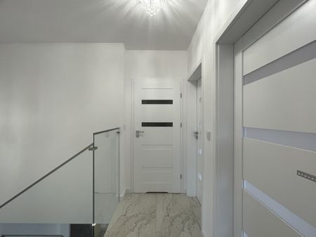 Nowiutki z pełnym wyposażeniem - Фото 5