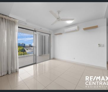 1 BEDROOM APARTMENT – CLOSE TO TRAIN STATION! - Photo 2