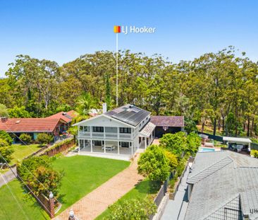 STUNNING FIVE BEDROOM HOME WITH POOL AND VIEWS - Photo 3