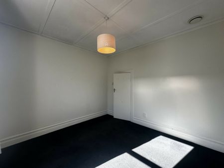Charming Saint Kilda Rental Awaits You! - Photo 4