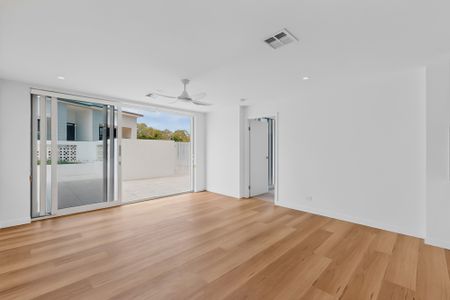 8/3 Moores Road, Redland Bay QLD 4165 - Apartment For Rent - $550 | Domain - Photo 2