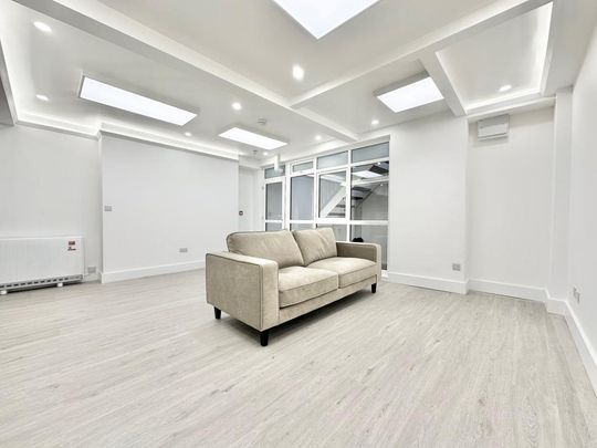 Studio to rent - Photo 1