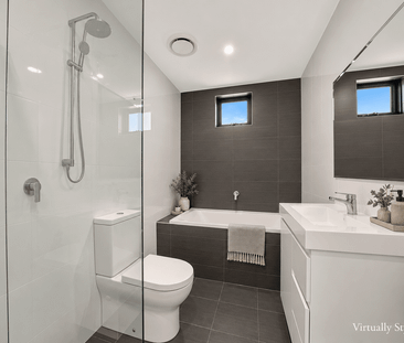 Gorgeous sun drenched apartment sitting high in the sky at "Charlene's Towers" - Photo 4