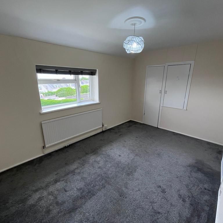 2 bedroom end of terrace house to rent - Photo 1