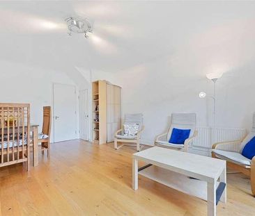 Vanderbilt Villas, Sterne Street, London, W12 - Photo 3