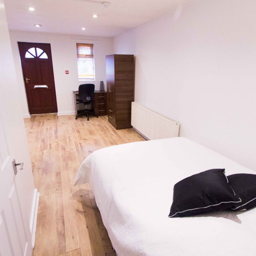 Flat 7, 11 SPRING ROAD Leeds - LS6 1AD - Photo 1