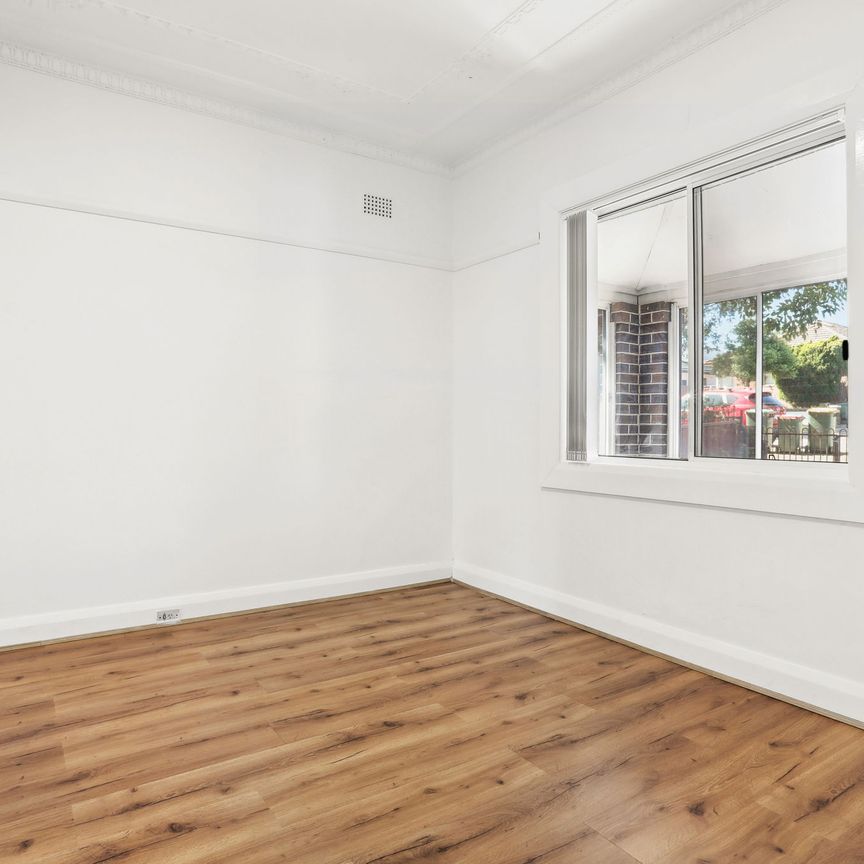 72 Lancaster Avenue, Melrose Park NSW 2114 - House For Rent | Domain - Photo 1