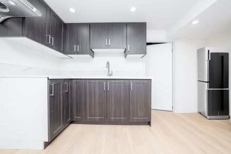 For Lease - 38 Hiley Avenue, Ajax, Ontario - Photo 5