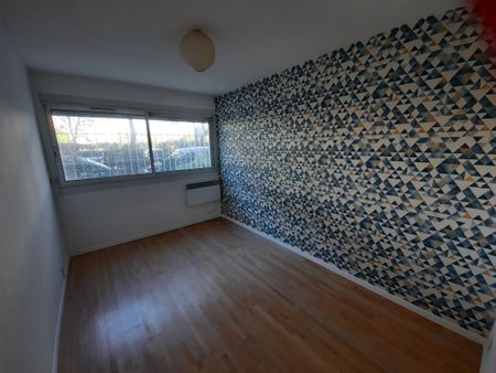 Location Appartement 3 pièces 64m² MARSEILLE 8ème - Photo 5