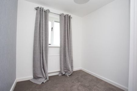 4 bedroom detached house to rent - Photo 3