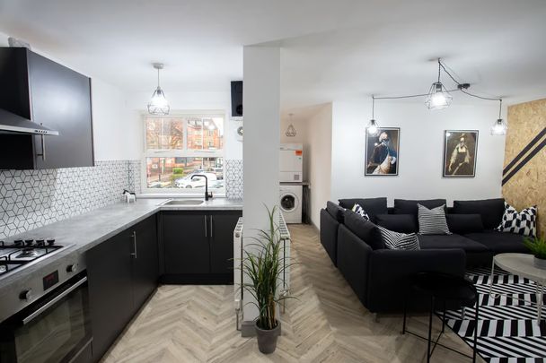 🤩 Student House Share 🤩 Room 1 - Photo 1
